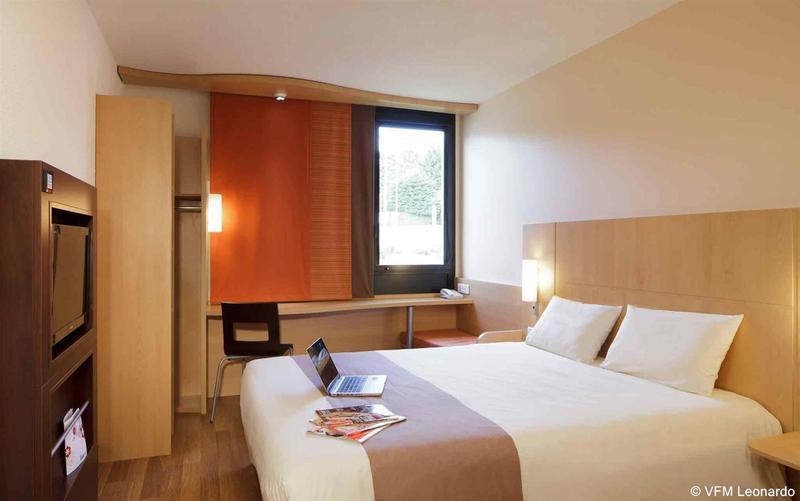 Hotel Ibis Guingamp Coeur De Bretagne Ploumagoar Kültér fotó