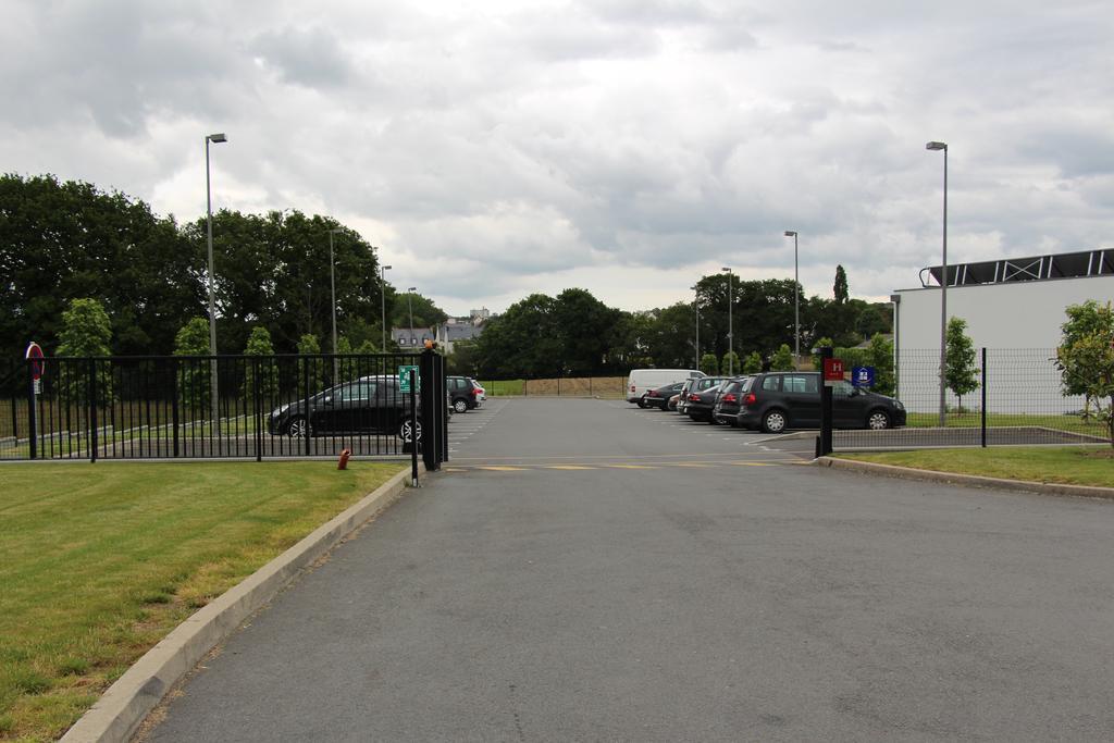 Hotel Ibis Guingamp Coeur De Bretagne Ploumagoar Kültér fotó