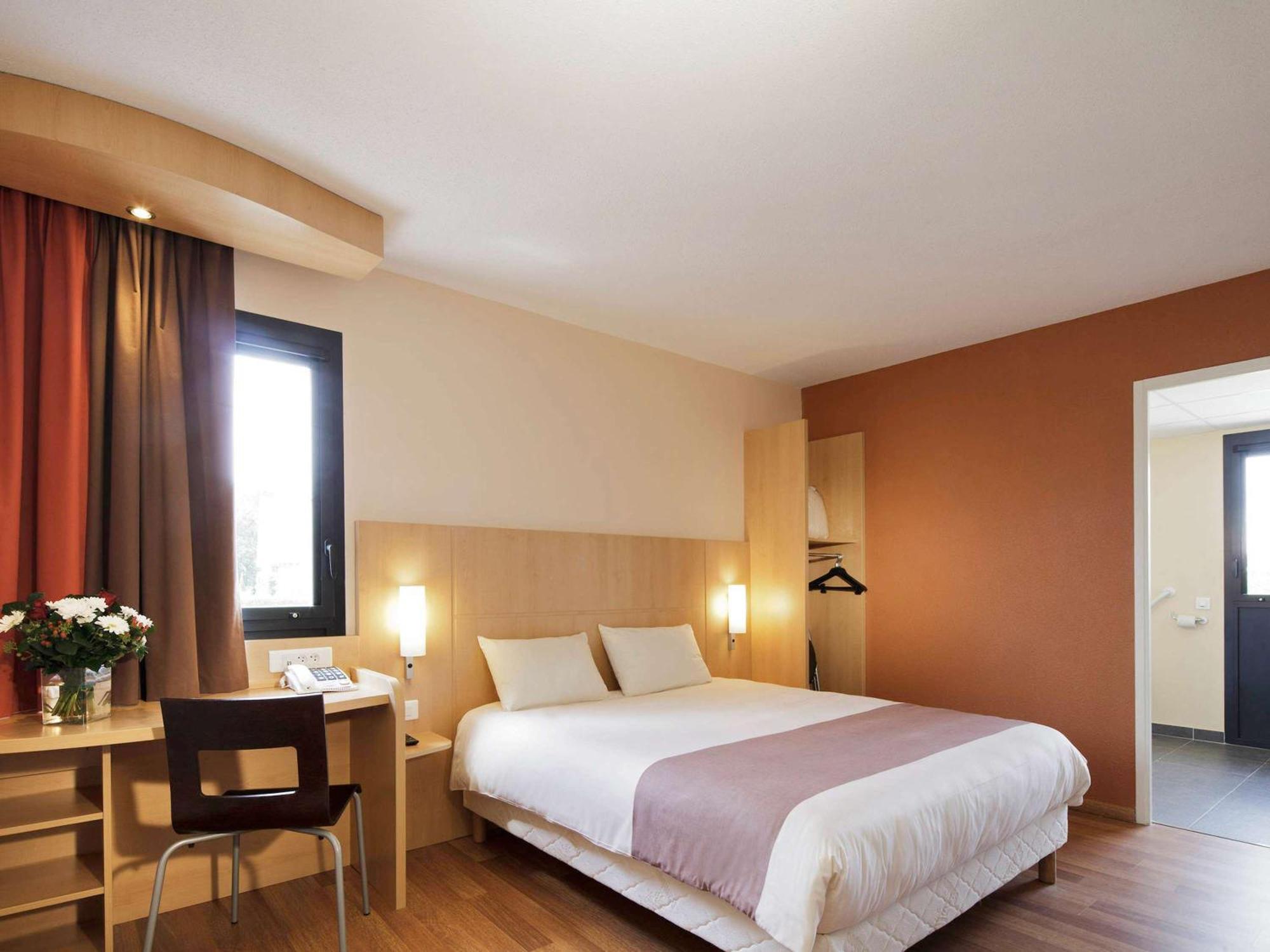 Hotel Ibis Guingamp Coeur De Bretagne Ploumagoar Kültér fotó