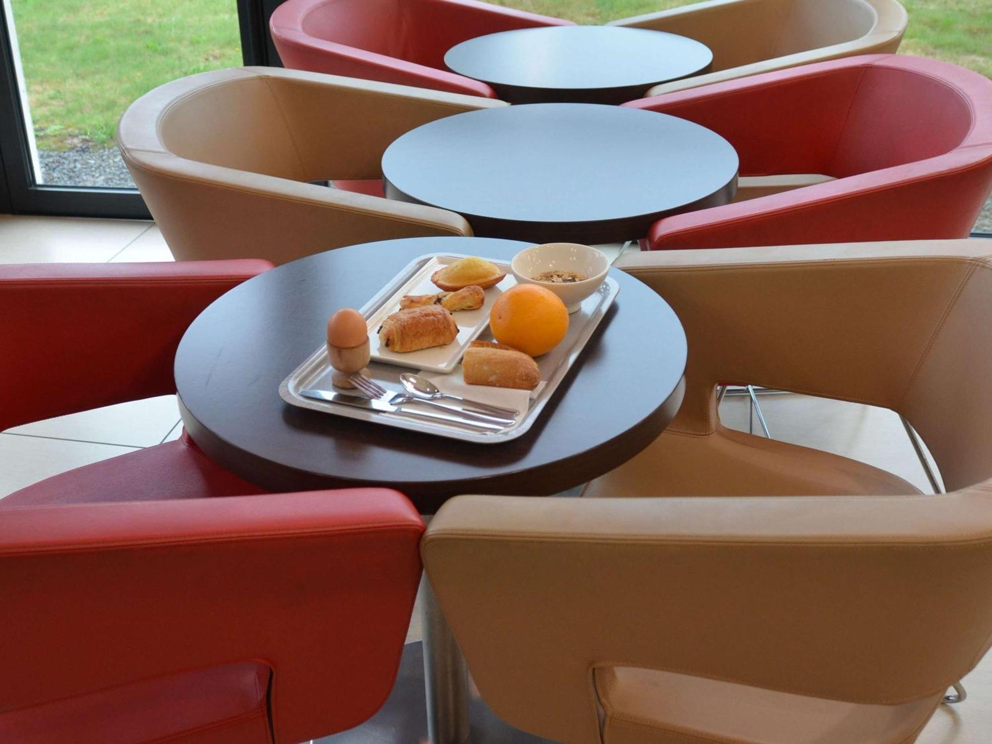 Hotel Ibis Guingamp Coeur De Bretagne Ploumagoar Kültér fotó