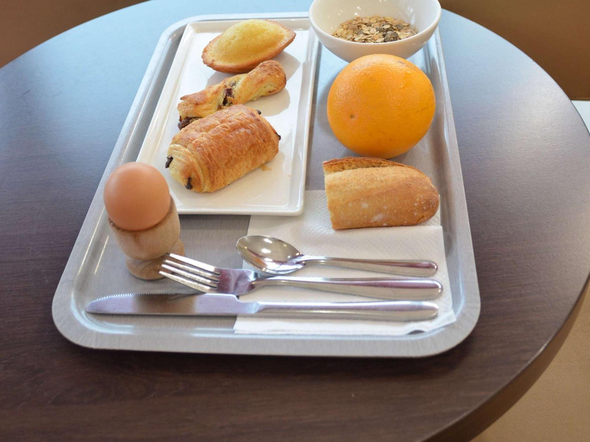 Hotel Ibis Guingamp Coeur De Bretagne Ploumagoar Kültér fotó