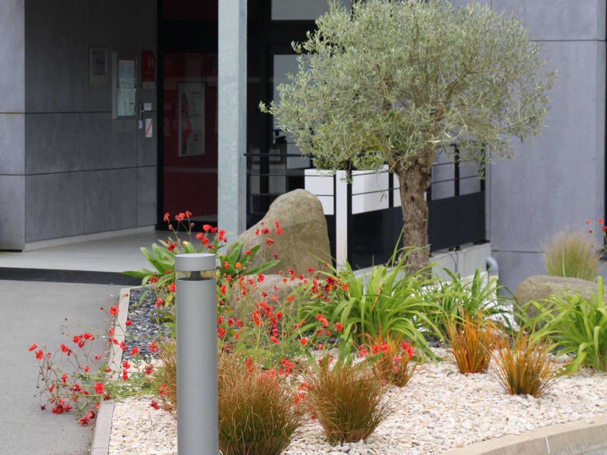 Hotel Ibis Guingamp Coeur De Bretagne Ploumagoar Kültér fotó