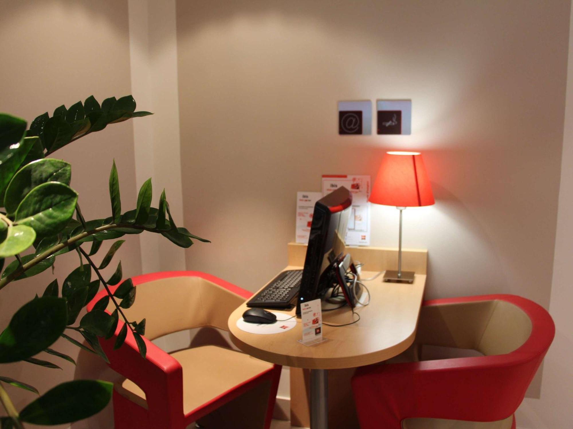 Hotel Ibis Guingamp Coeur De Bretagne Ploumagoar Kültér fotó