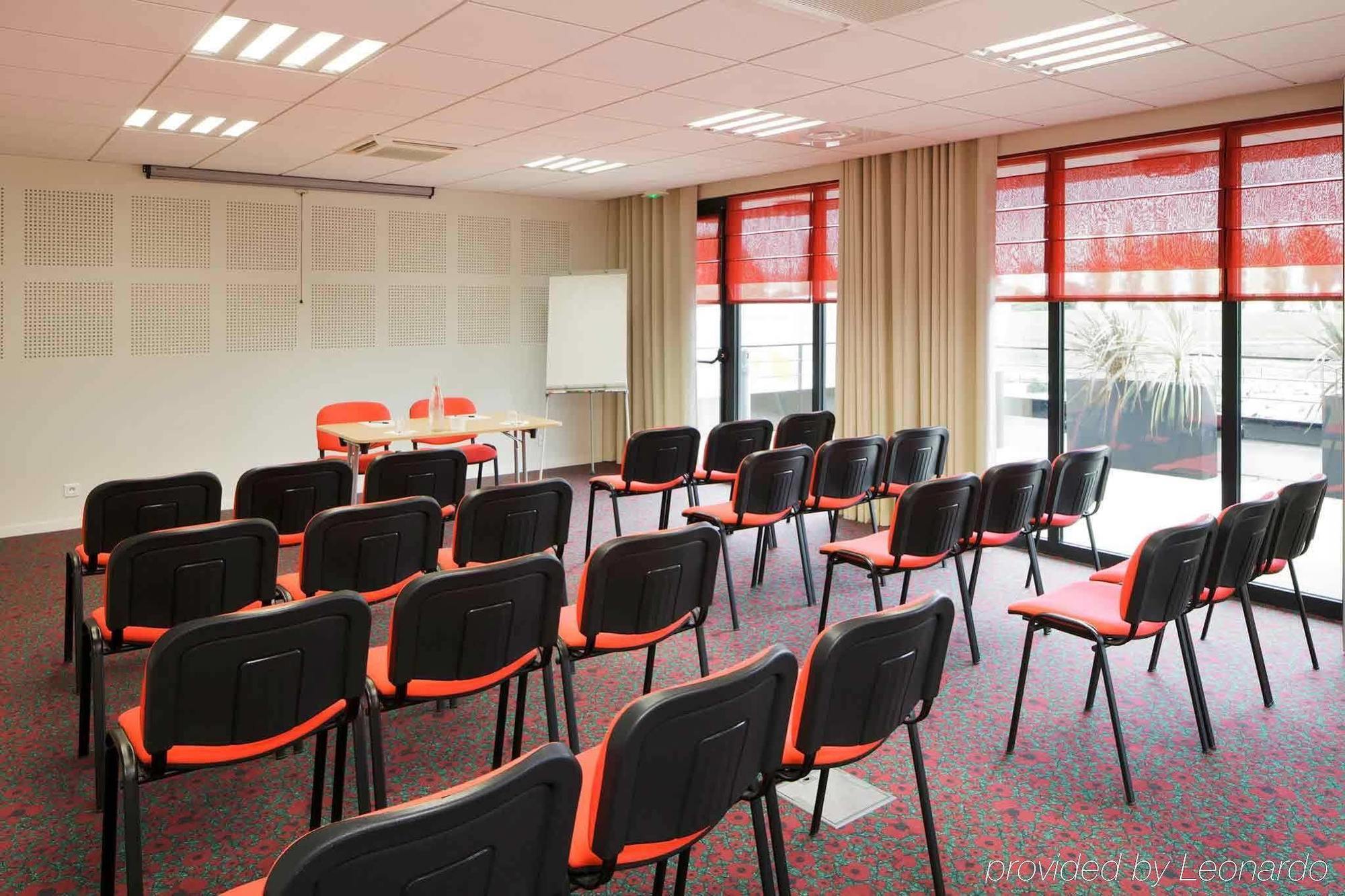 Hotel Ibis Guingamp Coeur De Bretagne Ploumagoar Üzleti fotó