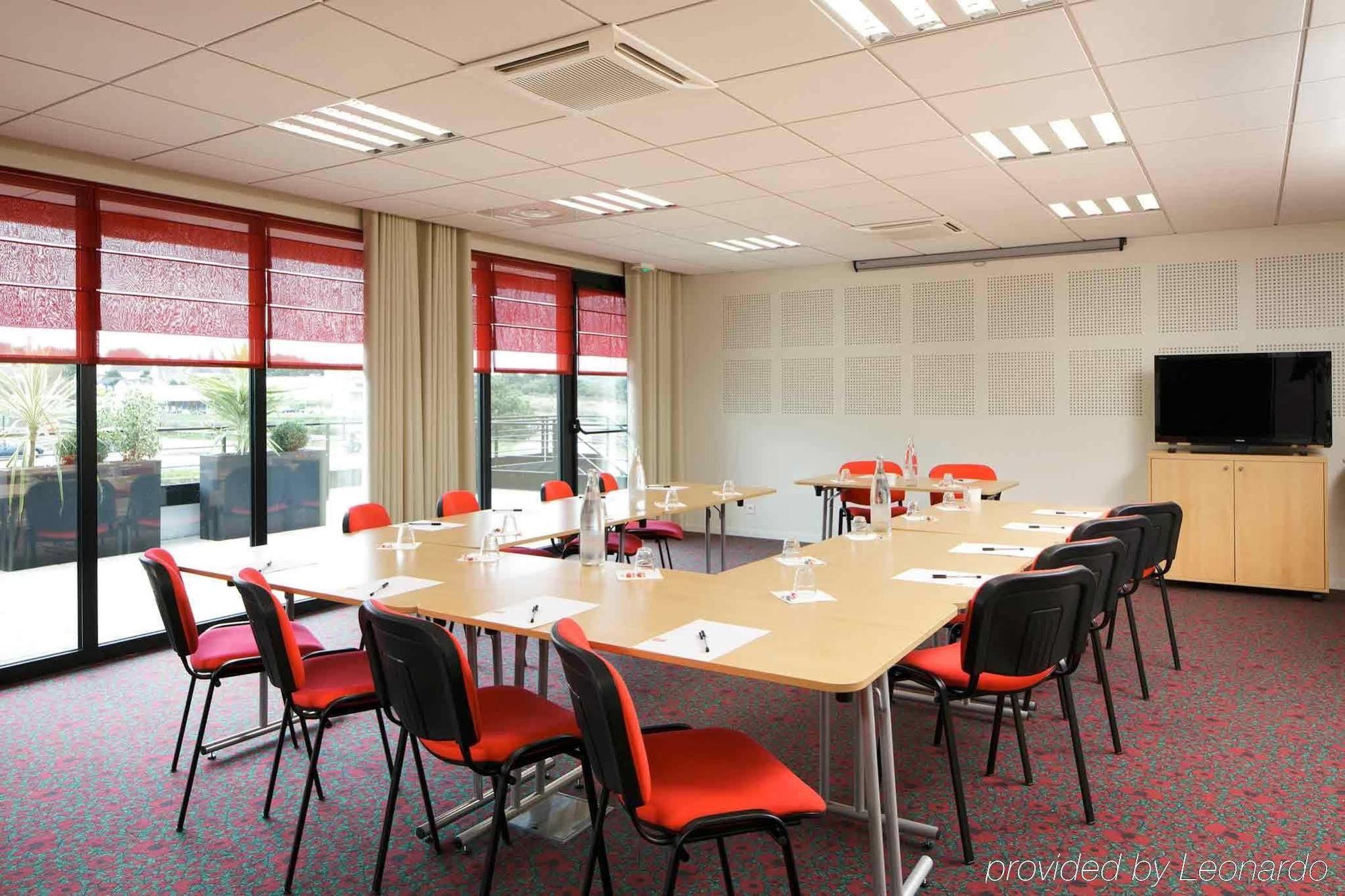 Hotel Ibis Guingamp Coeur De Bretagne Ploumagoar Üzleti fotó